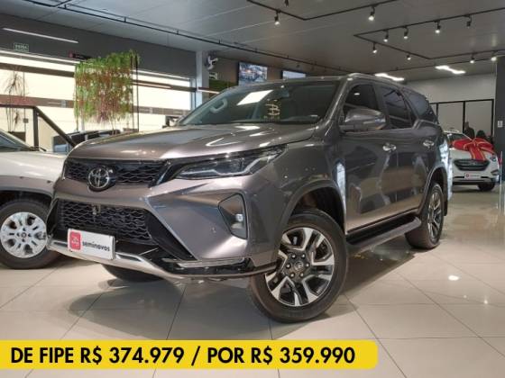 TOYOTA HILUX SW4 2.8 D-4D TURBO DIESEL SRX PLATINUM 4X4 AUTOMÁTICO TOYOTA HILUX SW4 2.8 D-4D TURBO DIESEL SRX PLATINUM 4X4 AUTOMÁTICO